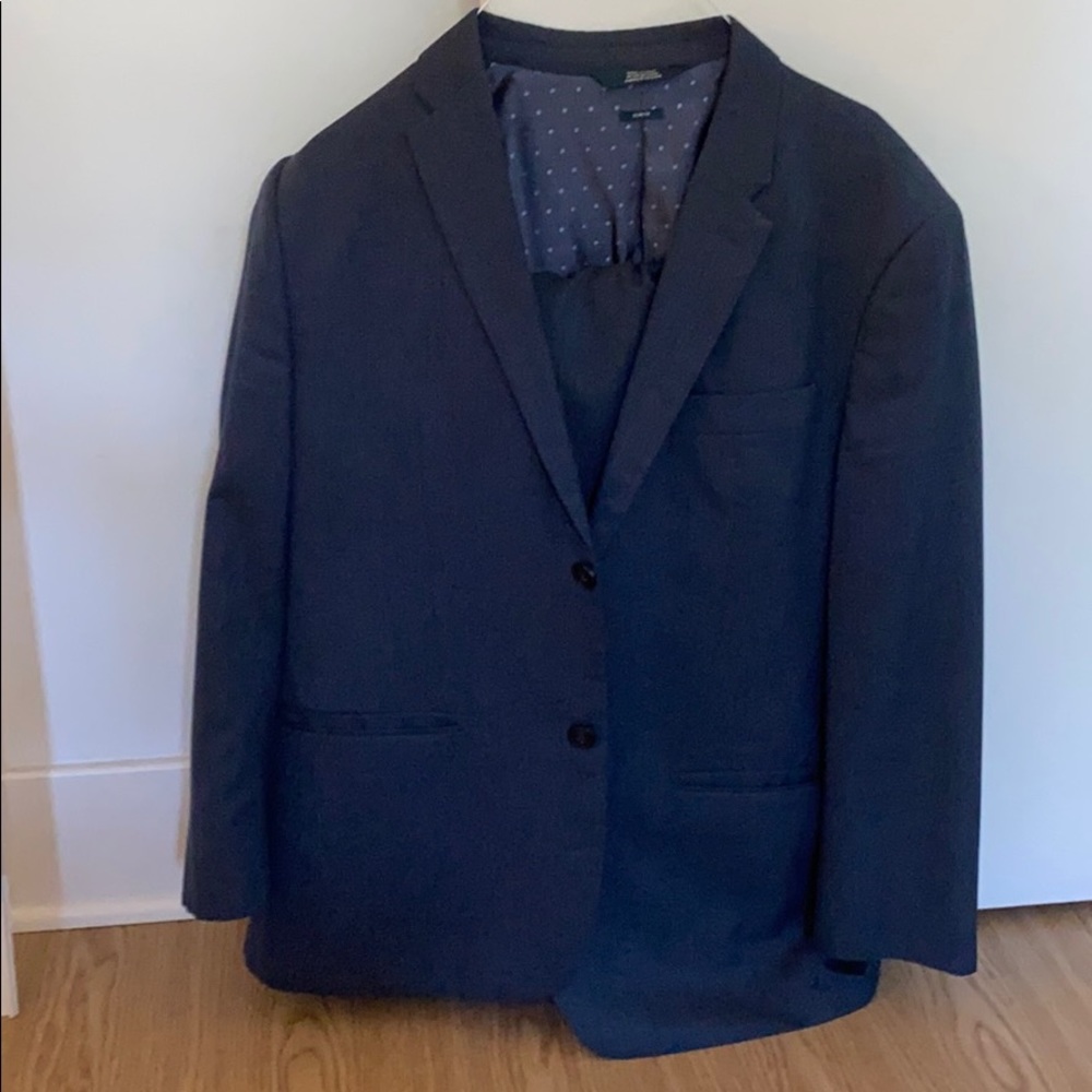 Perry Ellis men’s suit